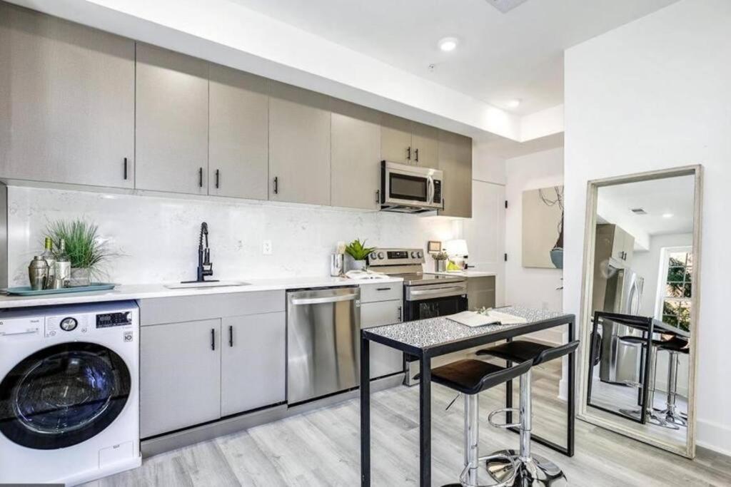 Lux Capitol Hill Vacation Home, In-House Services Washington Eksteriør billede